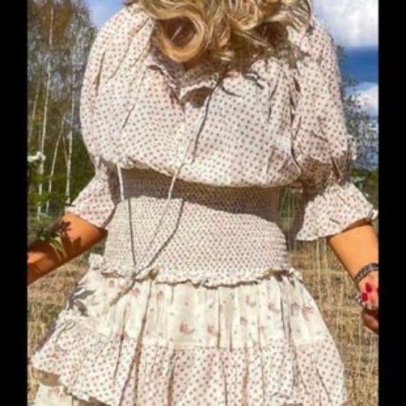 bytimo Dresses & Skirts - Bytimo boho mini dress in floral neutral with ruffles